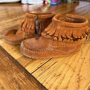 Toddler Minnetonka Moccasin Boots Size 5